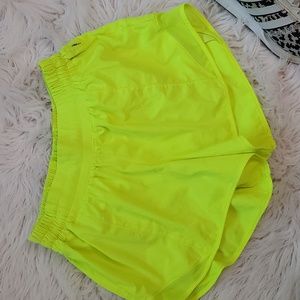 Lululemon 💕 Low Rise 4" running shorts, size 6